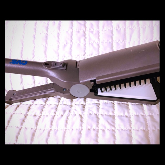 flat iron with comb attached